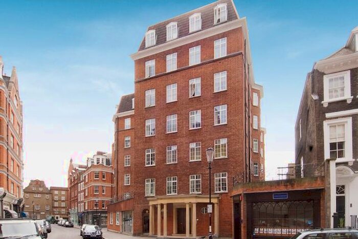 2 Bedroom Flat To Rent In Thackeray Street, London, W8