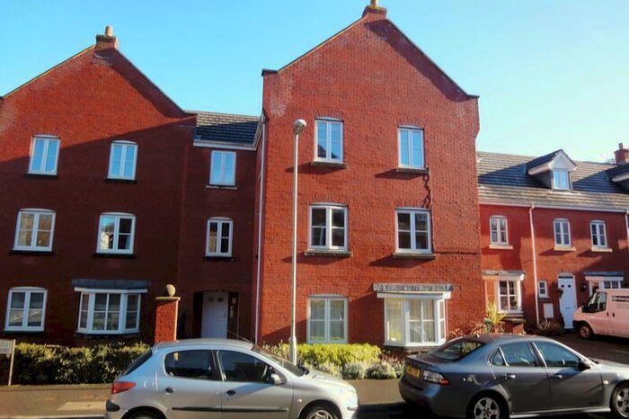 2 Bedroom Flat To Rent In Medley Court, Exwick, Exeter, EX4