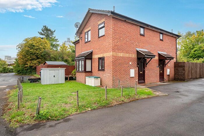 1 Bedroom Terraced House For Sale In Albany Road, Andover, SP10