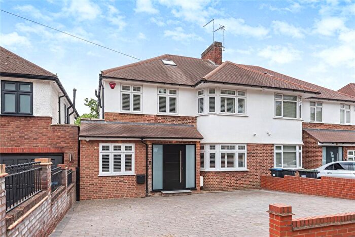 5 Bedroom Semi-Detached House For Sale In Chaseville Park Road, Winchmore Hill, London, N21