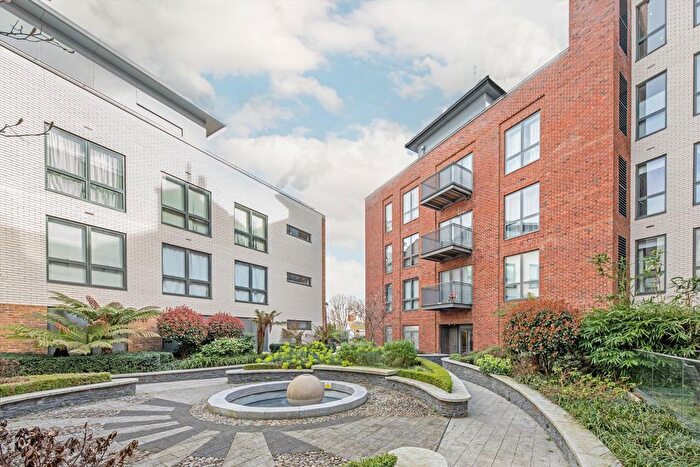 2 Bedroom Flat For Sale In Brewery Lane, Twickenham, TW1