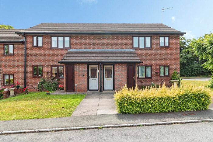 2 Bedroom Flat For Sale In Wildwood Ringway, Stafford, ST17