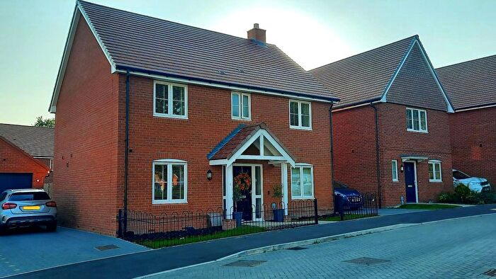 4 Bedroom Detached House For Sale In Alpine Close, Totton, SO40