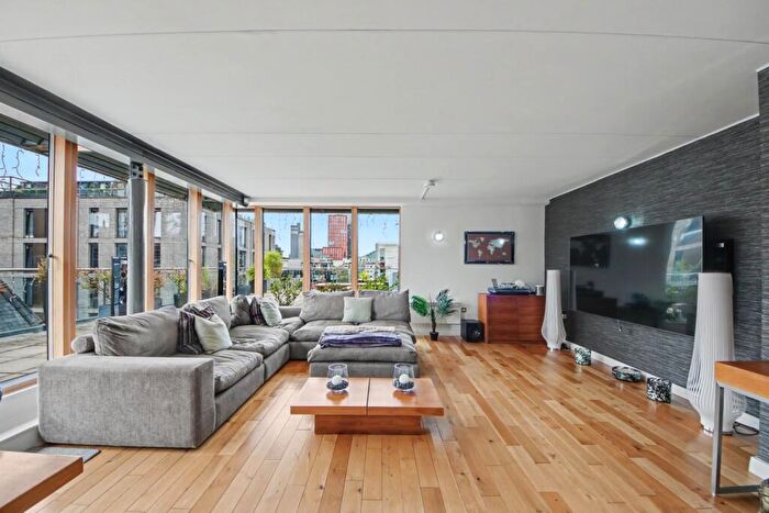 3 Bedroom Apartment For Sale In Fairbairn Building, Ancoats, Manchester, M4
