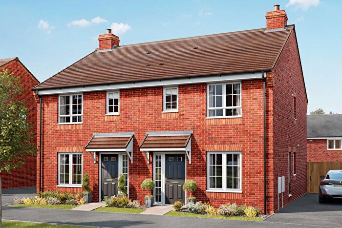 3 Bedroom Semi-Detached House For Sale In Banbury Road, Upper Lighthorne, Warwickshire, CV33