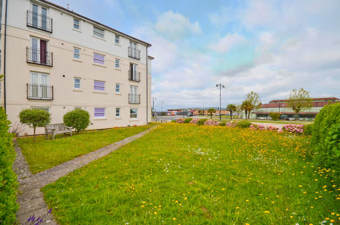 2 Bedroom Flat To Rent In Esplanade, Ryde, PO33