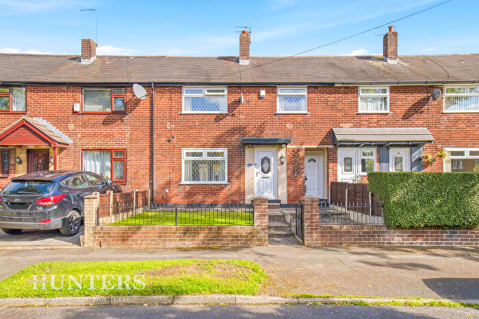 3 Bedroom Town House For Sale In Westerhill Road, Oldham, OL8