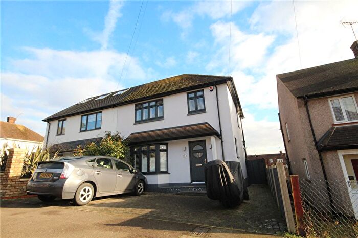 3 Bedroom Semi-Detached House To Rent In Kirby Close, Loughton, IG10