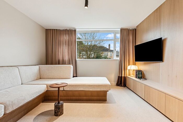 1 Bedroom Flat To Rent In South Court, Kersfield Road, SW15