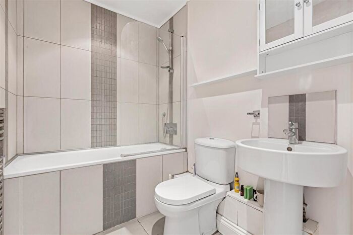 2 Bedroom House To Rent In Colston Road, East Sheen, London, SW14