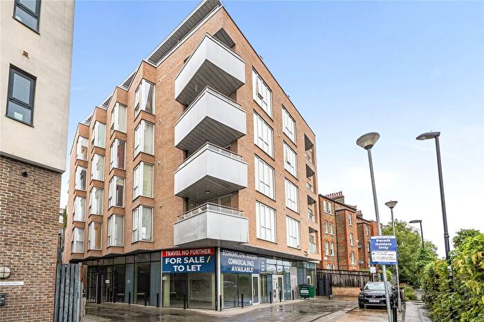 3 Bedroom Flat For Sale In Clyde Terrace, Forest Hill, London, SE23