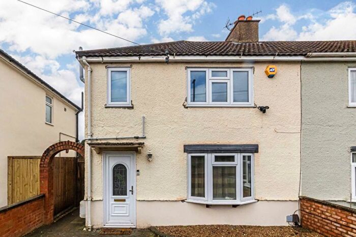 3 Bedroom Flat To Rent In Fleece Road, Surbiton, KT6