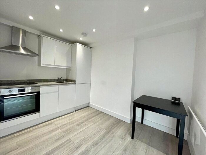 1 Bedroom Apartment To Rent In Regents Park Road, London, N3