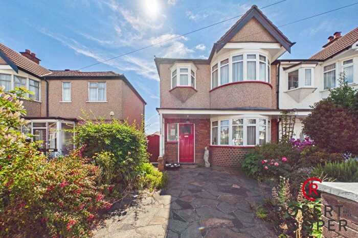 3 Bedroom End Terrace House For Sale In Torbay Road, Harrow, HA2