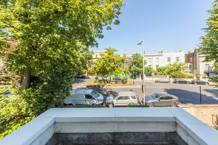 2 Bedroom Flat To Rent In Pembridge Villas, London, W11