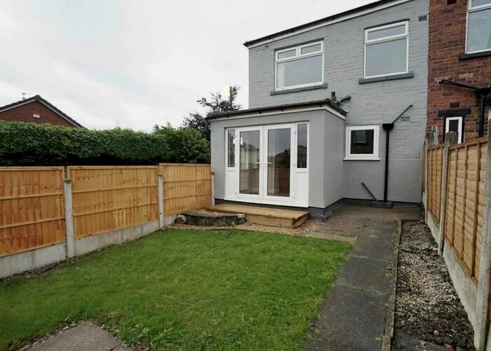 3 Bedroom End Of Terrace House To Rent In Stanley Grove, Horwich, BL6