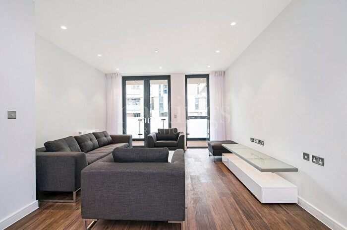 3 Bedroom Flat To Rent In Hornbeam House, Quebec Way, London, SE16