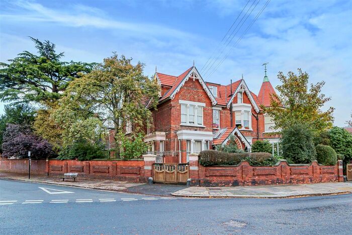 Studio To Rent In Peacehaven, Creswick Road, London, W3