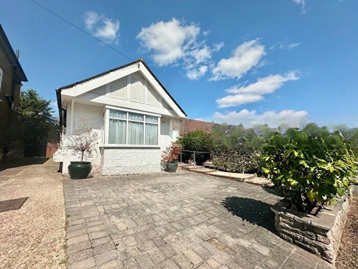 2 Bedroom Semi-Detached Bungalow For Sale In Park Avenue, Potters Bar, EN6