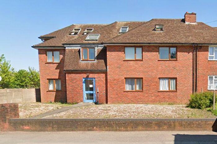 2 Bedroom Flat For Sale In North Lane, Aldershot, GU12