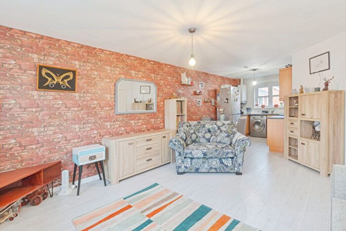 1 Bedroom Flat For Sale In Watergate Court, Leicester, LE3