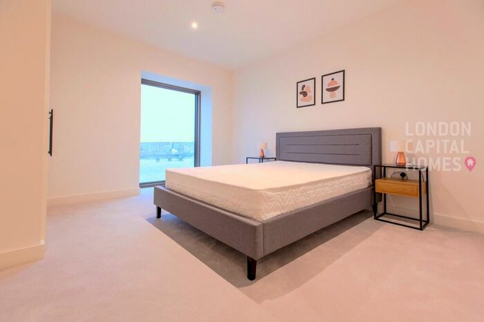 3 Bedroom Apartment To Rent In Docker Building Bonnet Street London, E16