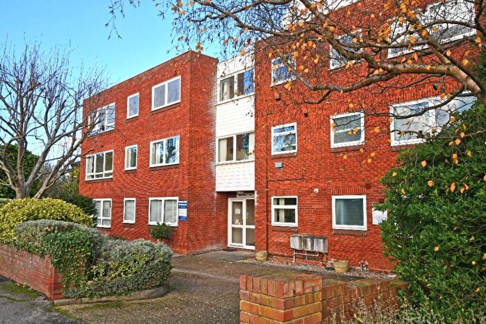 2 Bedroom Apartment To Rent In Lansdowne Court, Churchfields, Broxbourne, Hertfordshire, EN10