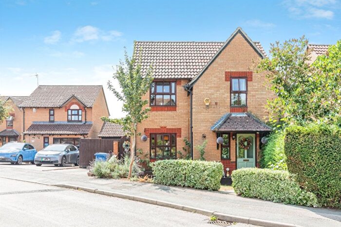 4 Bedroom Detached House For Sale In Kingfisher Way, Burton Latimer, Kettering, NN15