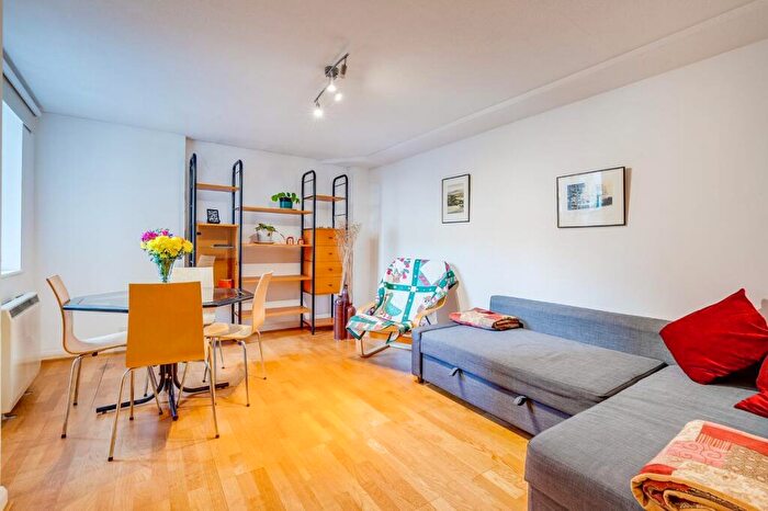 1 Bedroom Flat For Sale In Newark Street, London, E1