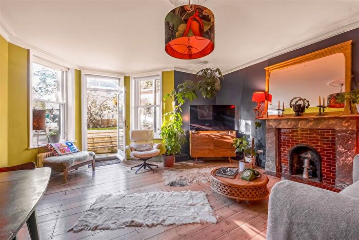 2 Bedroom Flat For Sale In Salisbury Road, Hove, BN3