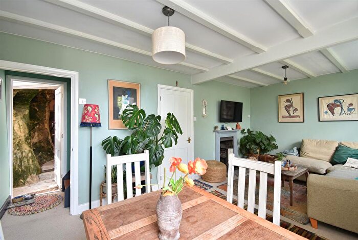 2 Bedroom Detached House To Rent In Church Passage, Hastings, TN34