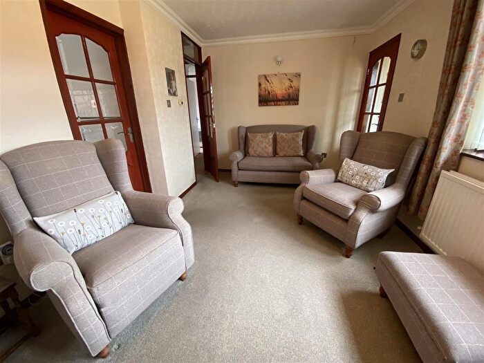 2 Bedroom Detached Bungalow For Sale In Pennine Way, Located Off Chiltern Road, Swadlincote, DE11