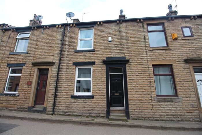 2 Bedroom Terraced House To Rent In Huddersfield Road, Newhey, Rochdale, OL16