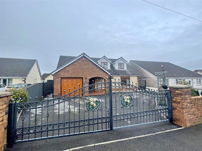 3 Bedroom Detached Bungalow For Sale In Bancffosfelen, Llanelli, SA15