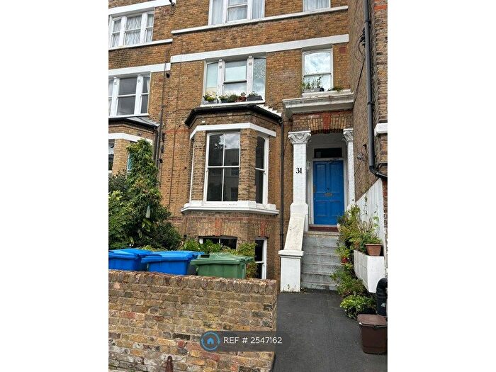 1 Bedroom Flat To Rent In Gautrey Road, London, SE15