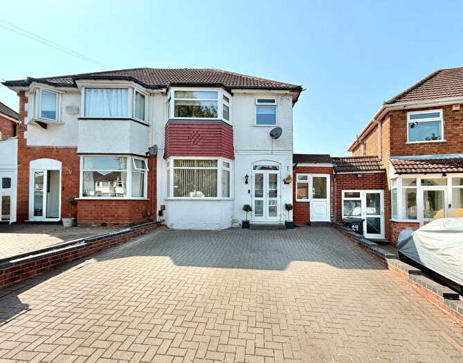 3 Bedroom Semi-Detached House For Sale In Goodway Road, Solihull, B92