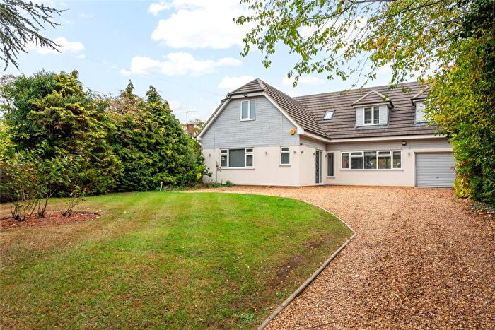 5 Bedroom Detached House For Sale In High Street, Great Barford, Bedfordshire, MK44