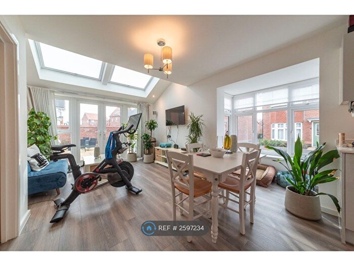 4 Bedroom Detached House To Rent In Marigold Way, Newark, NG24