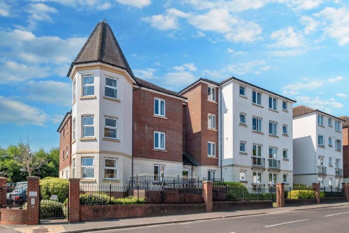 2 Bedroom Flat To Rent In Kingsley Court, Retirement Property, GU11