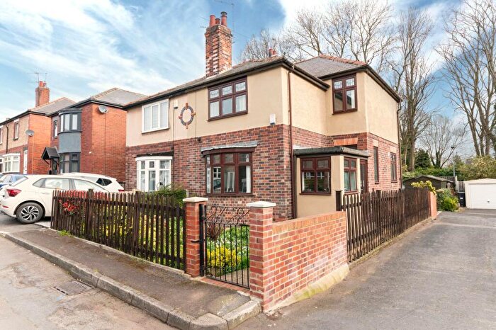 3 Bedroom Semi-Detached House For Sale In Jack Close Orchard, Royston, S71