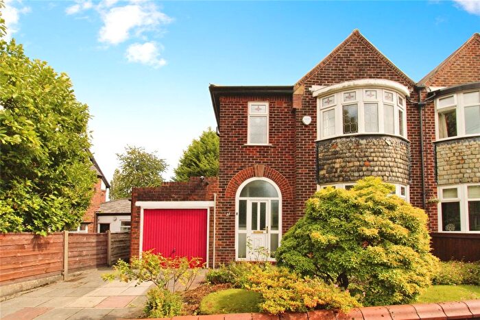4 Bedroom Semi-Detached House For Sale In May Road, Pendlebury, Swinton, Manchester, M27