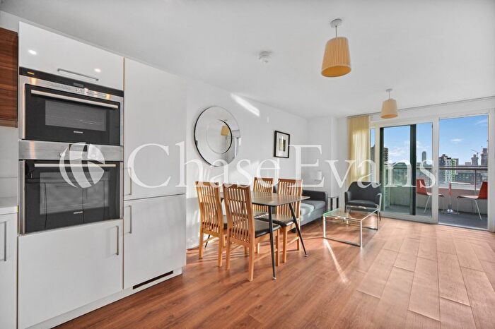 2 Bedroom Flat To Rent In Jefferson Plaza, Bow, London, E3