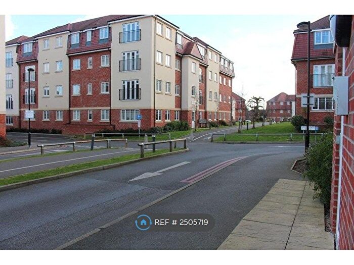 2 Bedroom Flat To Rent In Schoolgate Drive, Morden, SM4