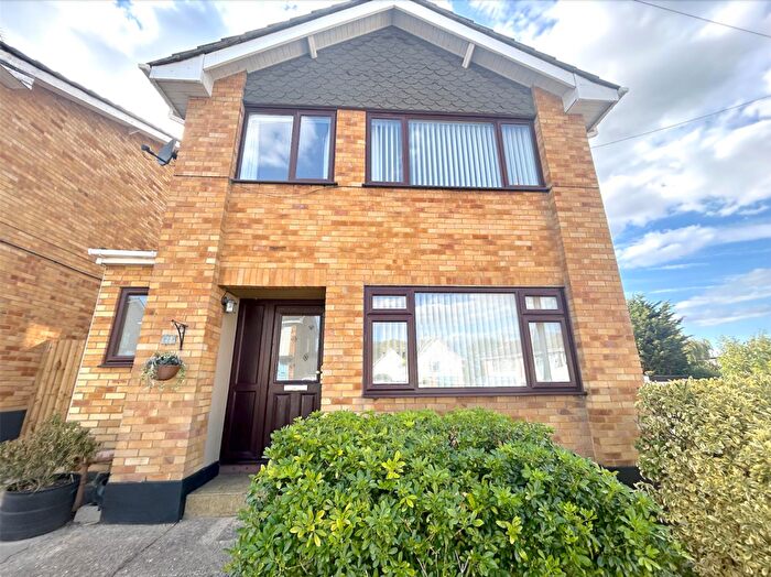 3 Bedroom Detached House For Sale In Little Hays, Leigh-On-Sea, SS9