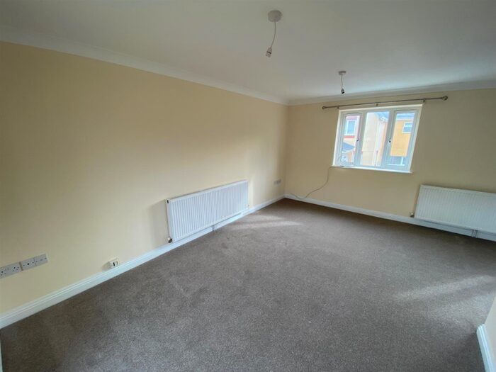 3 Bedroom End Of Terrace House To Rent In Silverwood Heights, Barnstaple, EX32