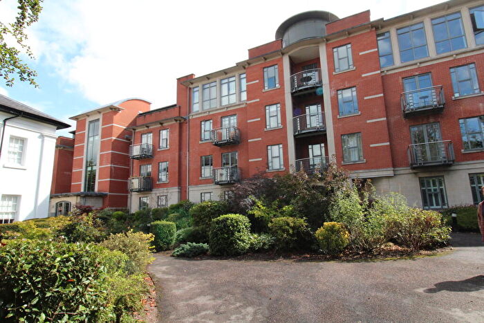 2 Bedroom Flat To Rent In St James Place, Edgbaston, B15