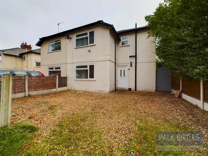 3 Bedroom Semi-Detached House To Rent In Park Road South, Urmston, Manchester, M41