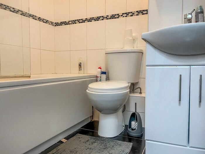 4 Bedroom Town House To Rent In Coburg Crescent, Lambeth, SW2