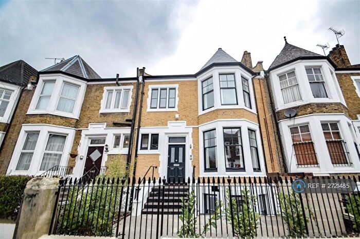3 Bedroom Flat To Rent In Kyverdale Road, London, N16