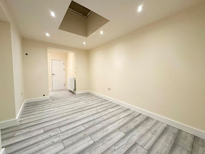 3 Bedroom Flat To Rent In The Mews, Turnpike Lane, N8